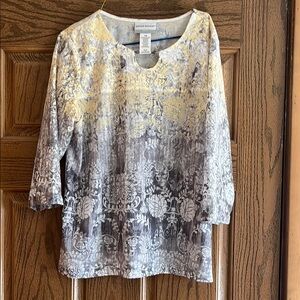 Women's Gray and Yellow Top